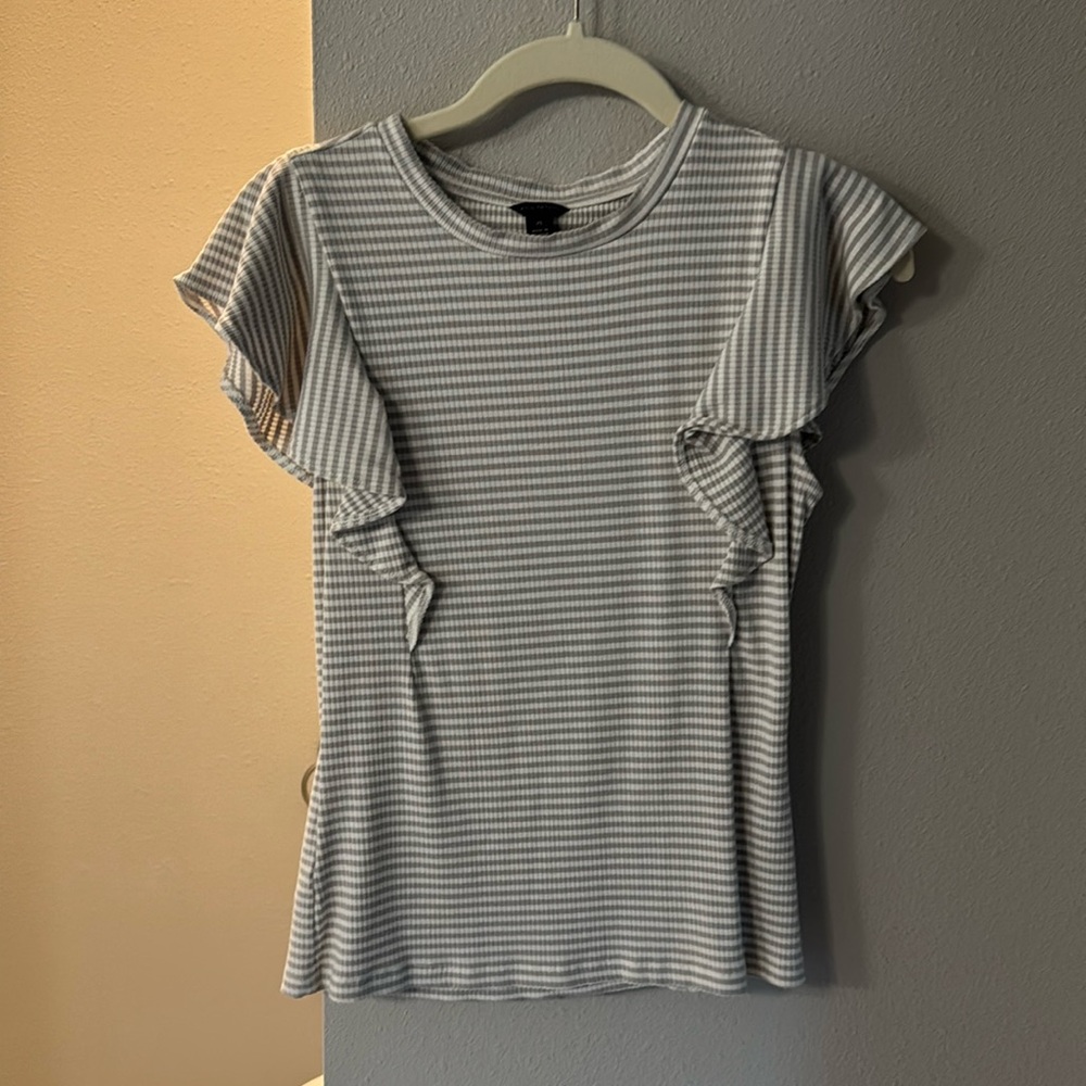 Ann Taylor Top with flutter sleeve detail